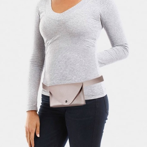 Handbags - Envelope Fanny Pack *ONLY SILVER LEFT*